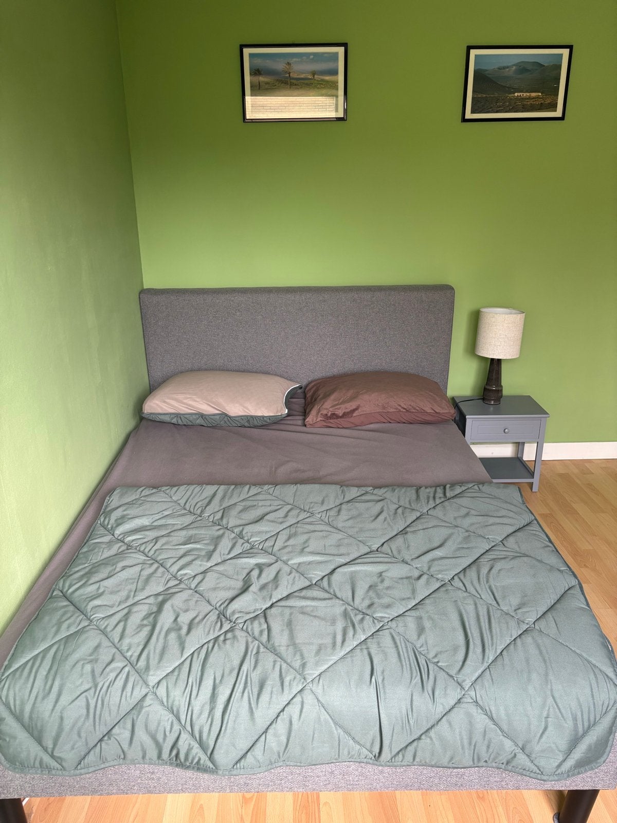 Nieuw bed Leenbakker140 cm met stoffen hoofdbord, Ophalen, Gebruikt, 140 cm, Twijfelaar