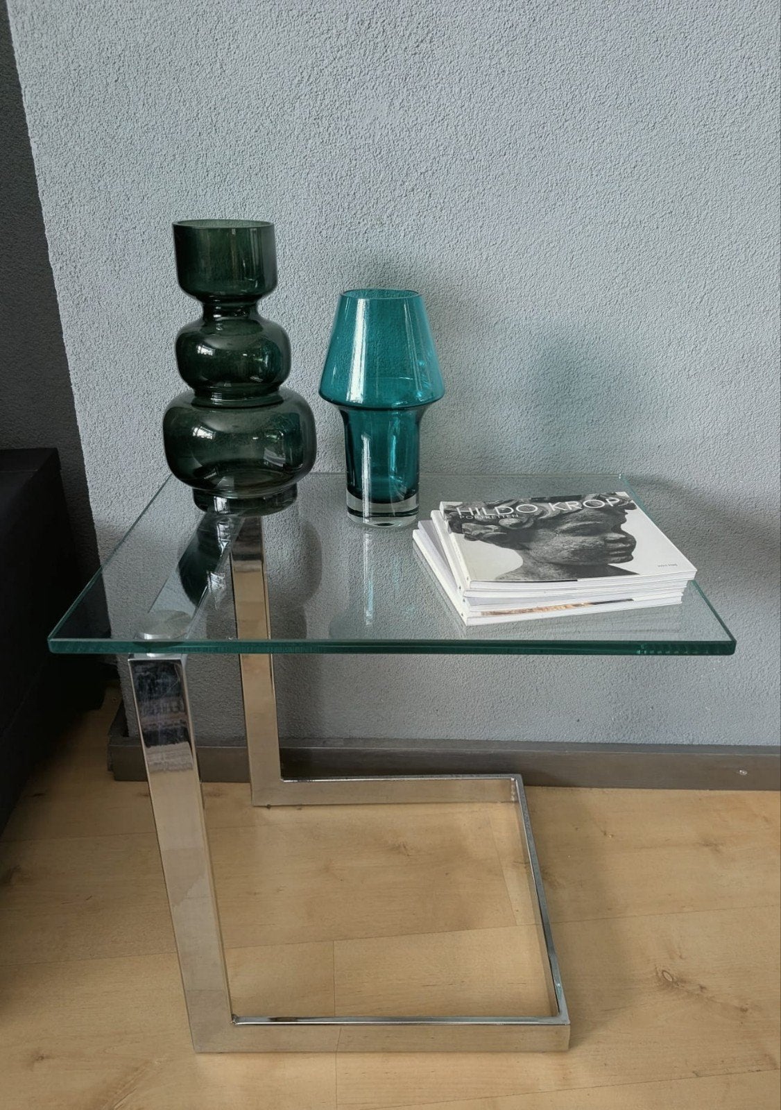 Gebra design bijzettafel, Ophalen