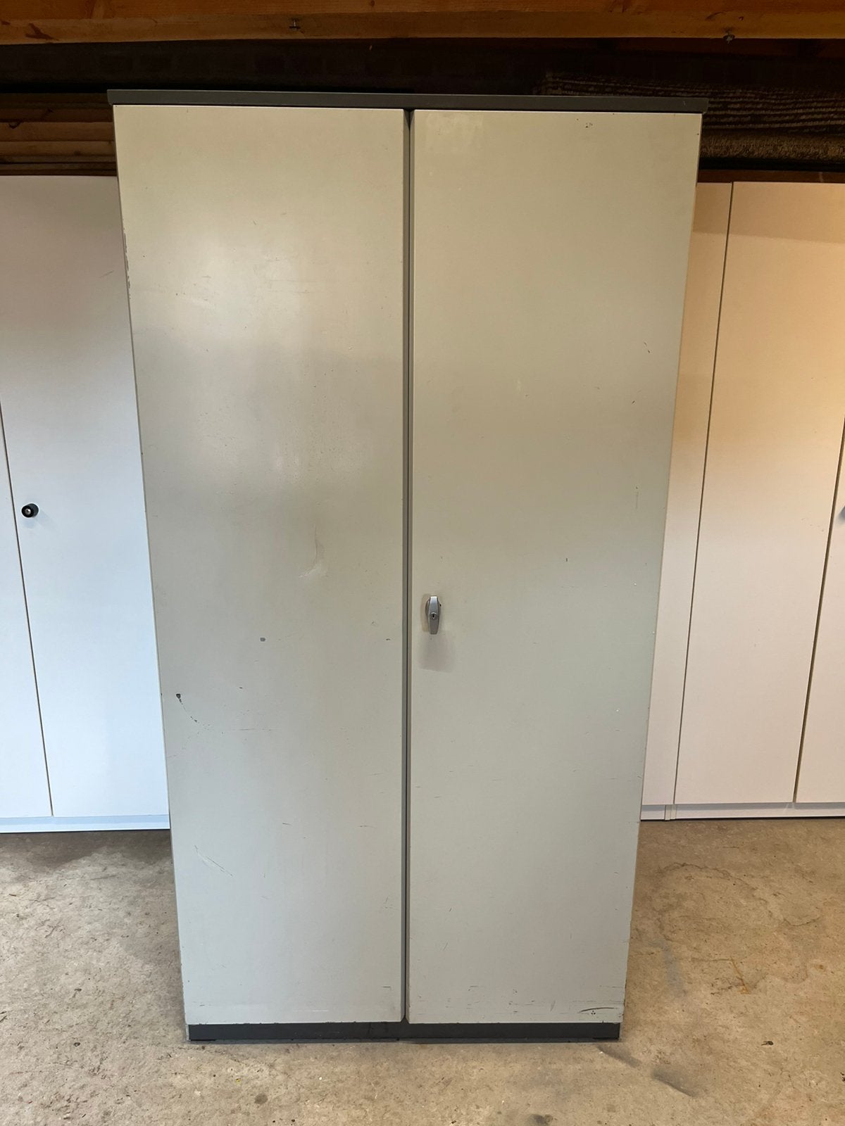 Stevige stalen garage/werkplaats kast., Ophalen, Gebruikt, Meerdere deuren, 50 tot 100 cm