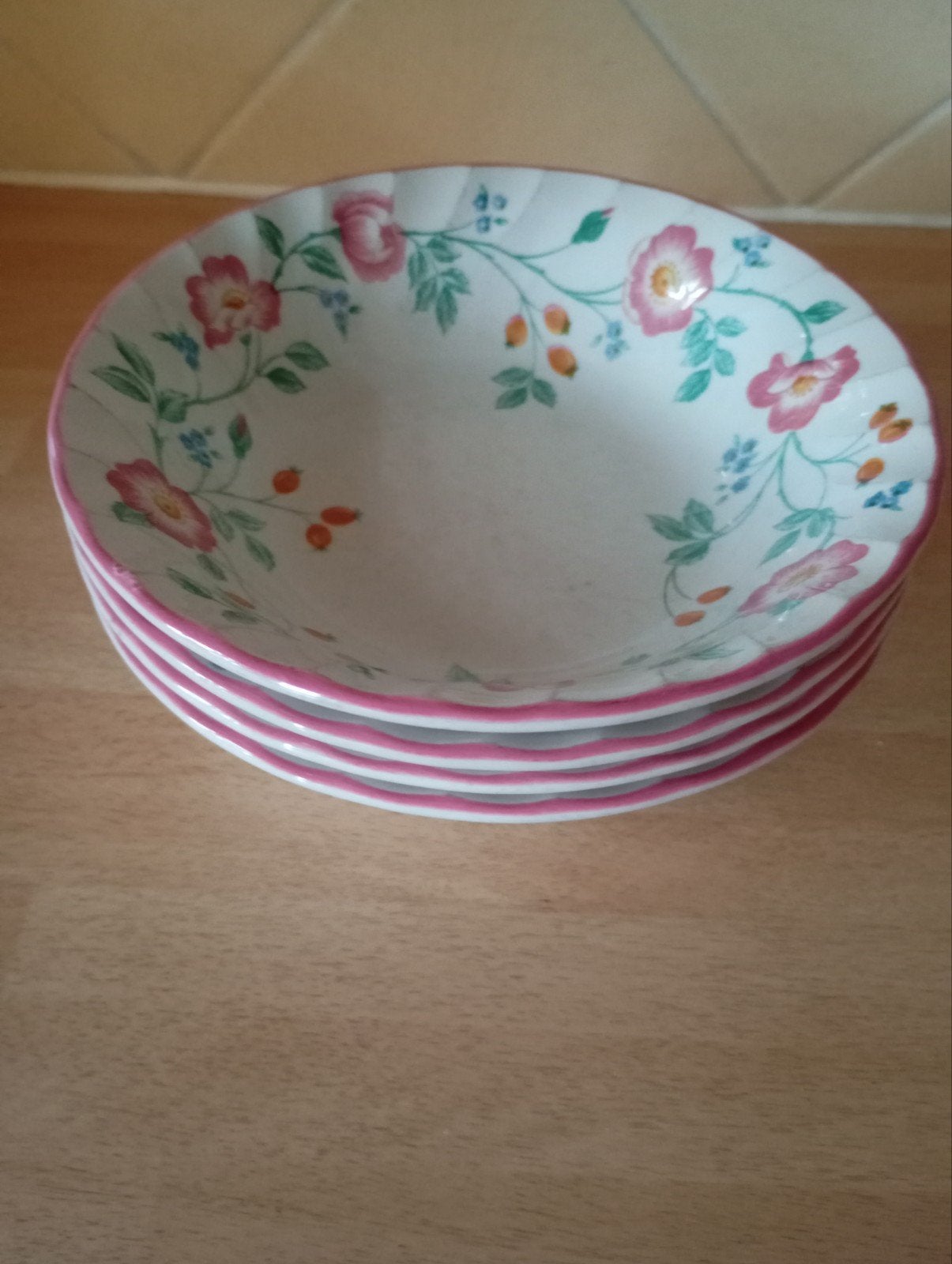 4 schaaltjes Churchill Made in England, Ophalen of Verzenden, Gebruikt, Overige stijlen, Schaal of Schalen