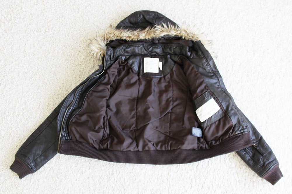 Super Leuk H&M Leather Look Jasje (Maat 146)* € 20,-, Kinderen en Baby's, Kinderkleding | Maat 146, Jongen of Meisje, H&M, Ophalen of Verzenden