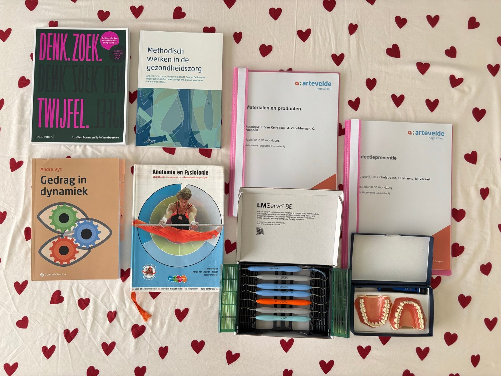 Artevelde Mondzorg boeken en instrumenten, Ophalen of Verzenden, Beta, Nieuw, HBO