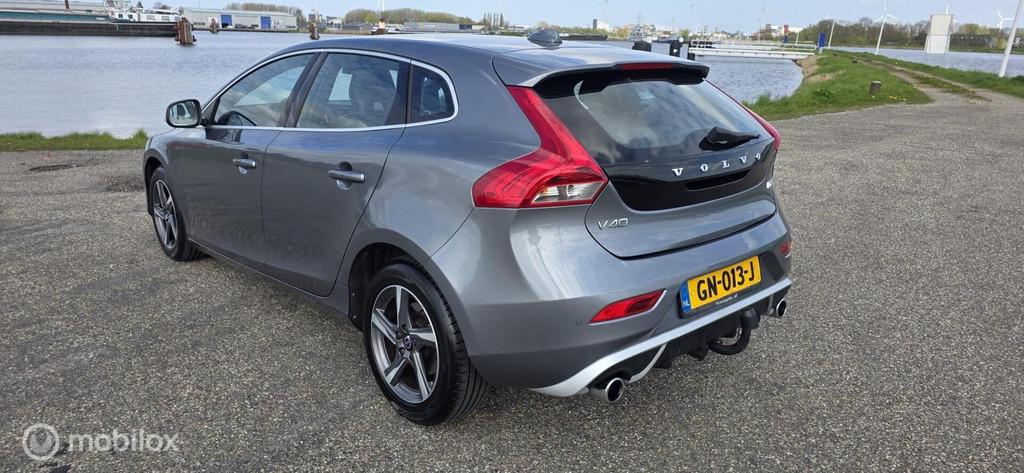 Volvo V40 2.0 D2 R-Design !, Voorwielaandrijving, Gebruikt, Euro 6, 4 cilinders
