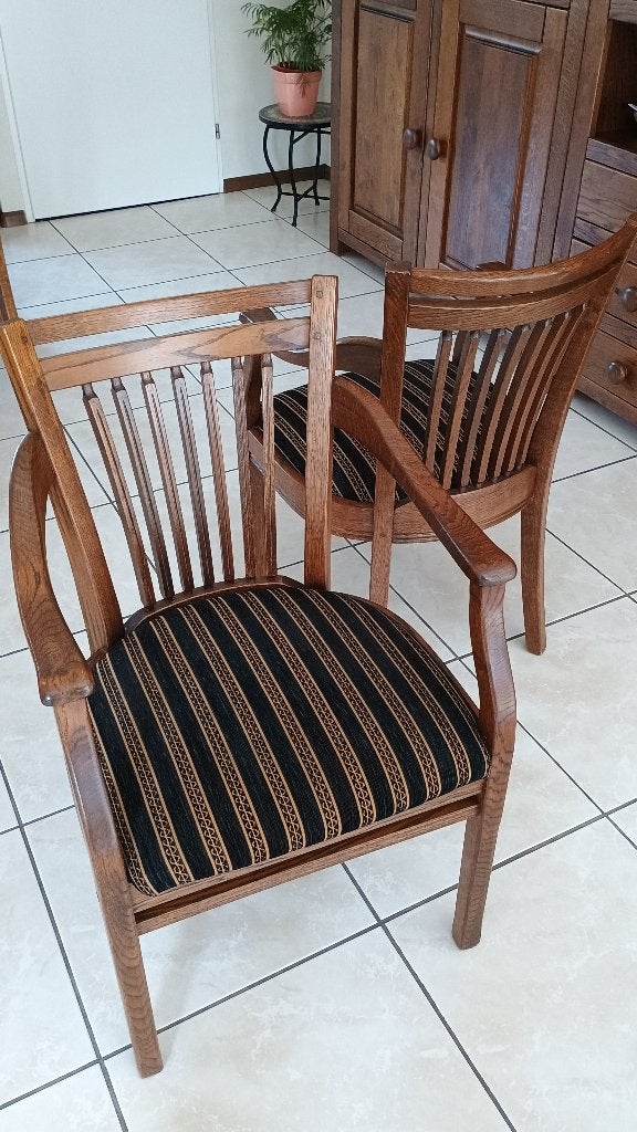 6 eiken eethoekstoelen, Ophalen, Bruin, Massief eiken, gestoffeerde zitting, Zo goed als nieuw