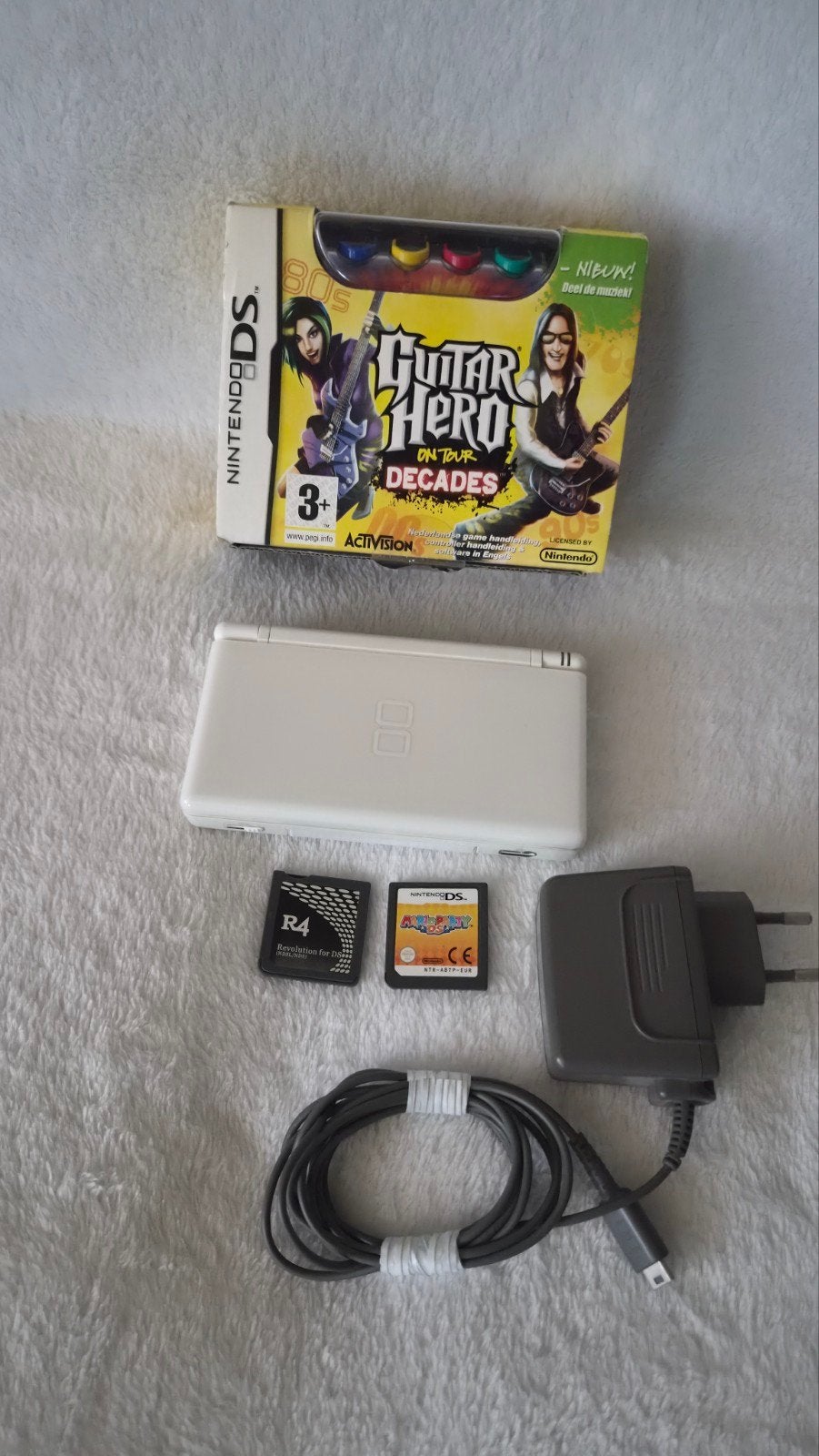Complete Nintendo DS Lite Wit + Guitar Hero On Tour, Spelcomputers en Games, Spelcomputers | Nintendo DS, Wit, Ophalen of Verzenden