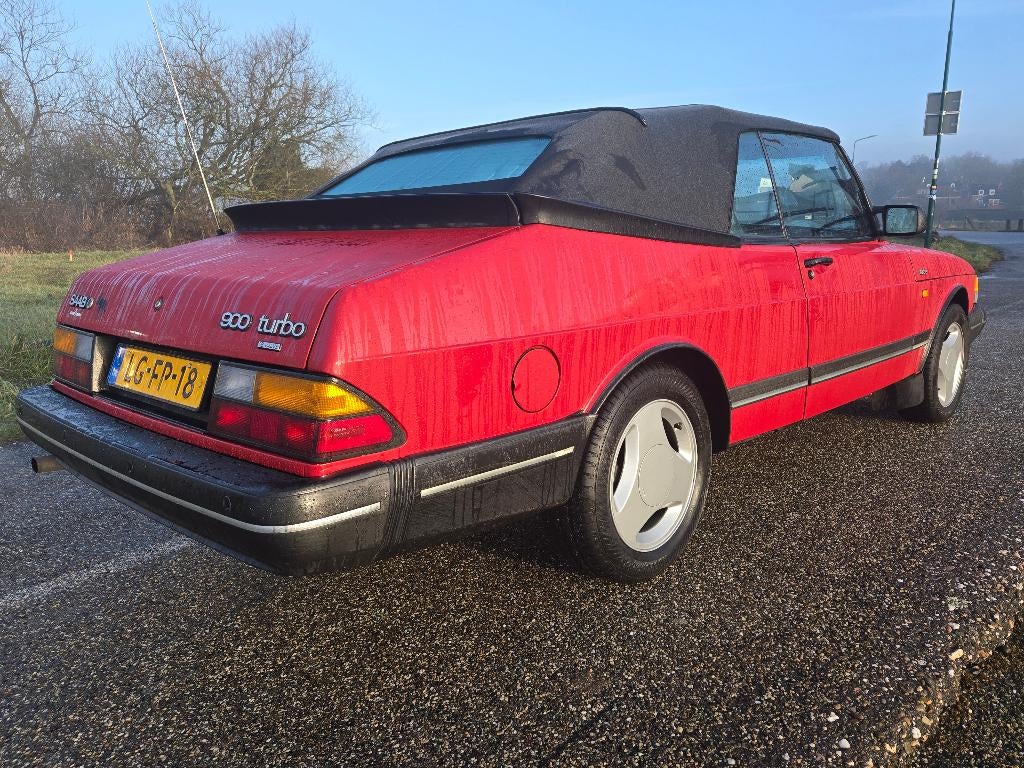 Saab 900 2.0T 16Turbo Cabrio AUT 1987 Rood Belastingvrij, Auto's, Automaat, 4 cilinders, Cabriolet, Leder