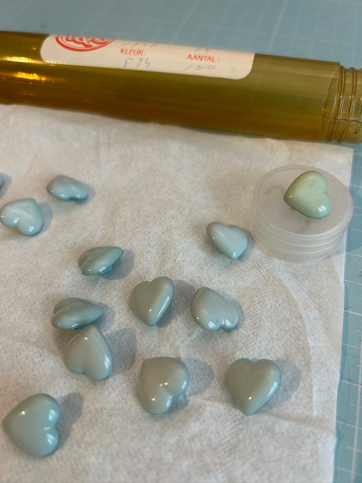 20 Blauwe vintage hart knopen, Ophalen of Verzenden, Zo goed als nieuw, Knoop of Knopen