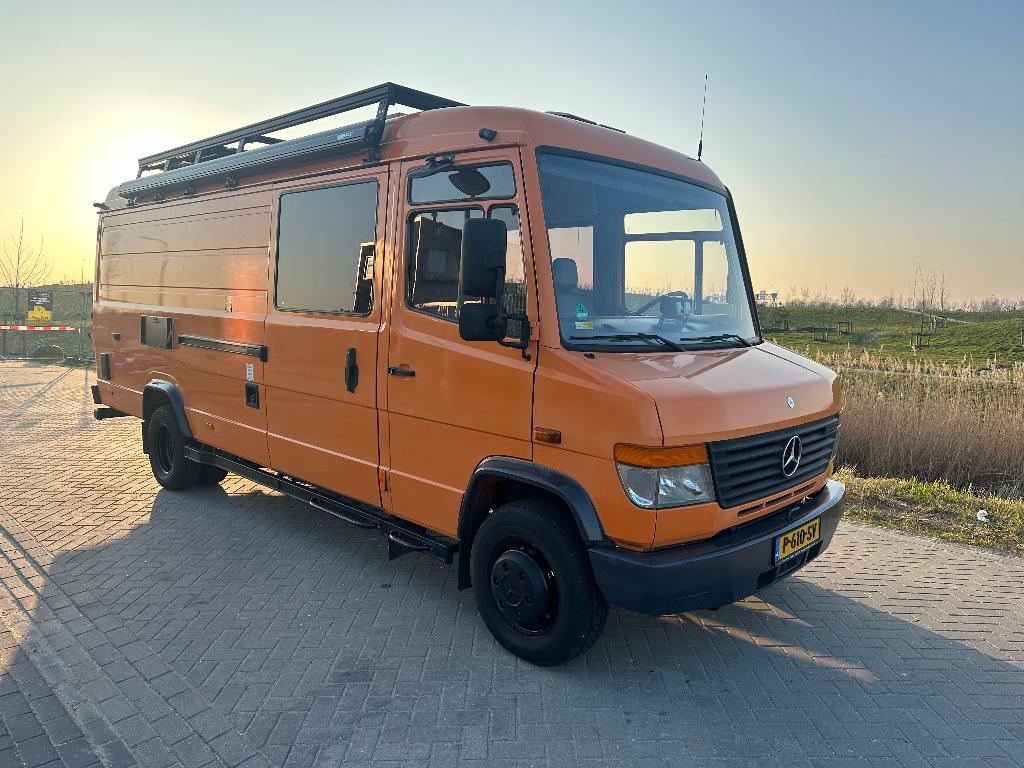 Mercedes-Benz Vario 814D - Camper - Volledig off-grid, Caravans en Kamperen, Buscamper of Camperbus, Koelkast, Particulier, L-zit