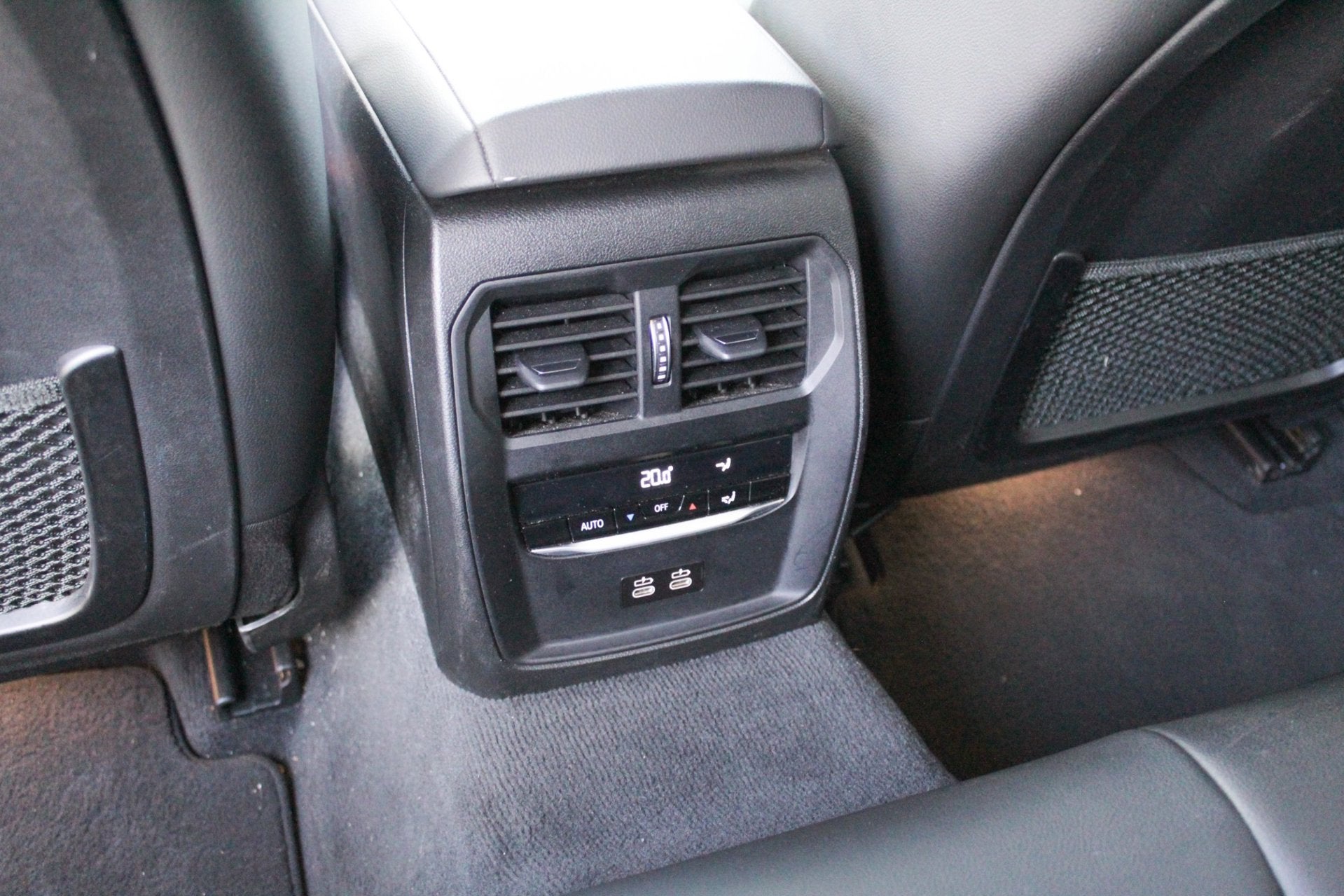 Foto 19 van BMW 3-serie Touring 330e xDrive High Executive - trekhaak -