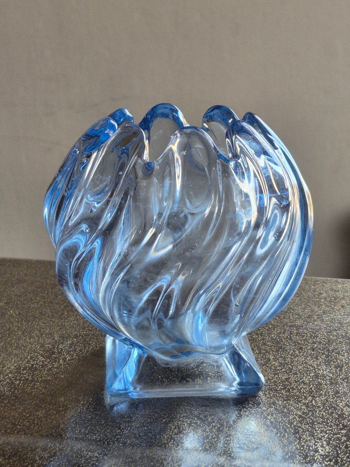 Vintage Art Deco Bagley glazen blauwe Equinox vaasje, Huis en Inrichting, Ophalen of Verzenden, Zo goed als nieuw, Blauw, Glas