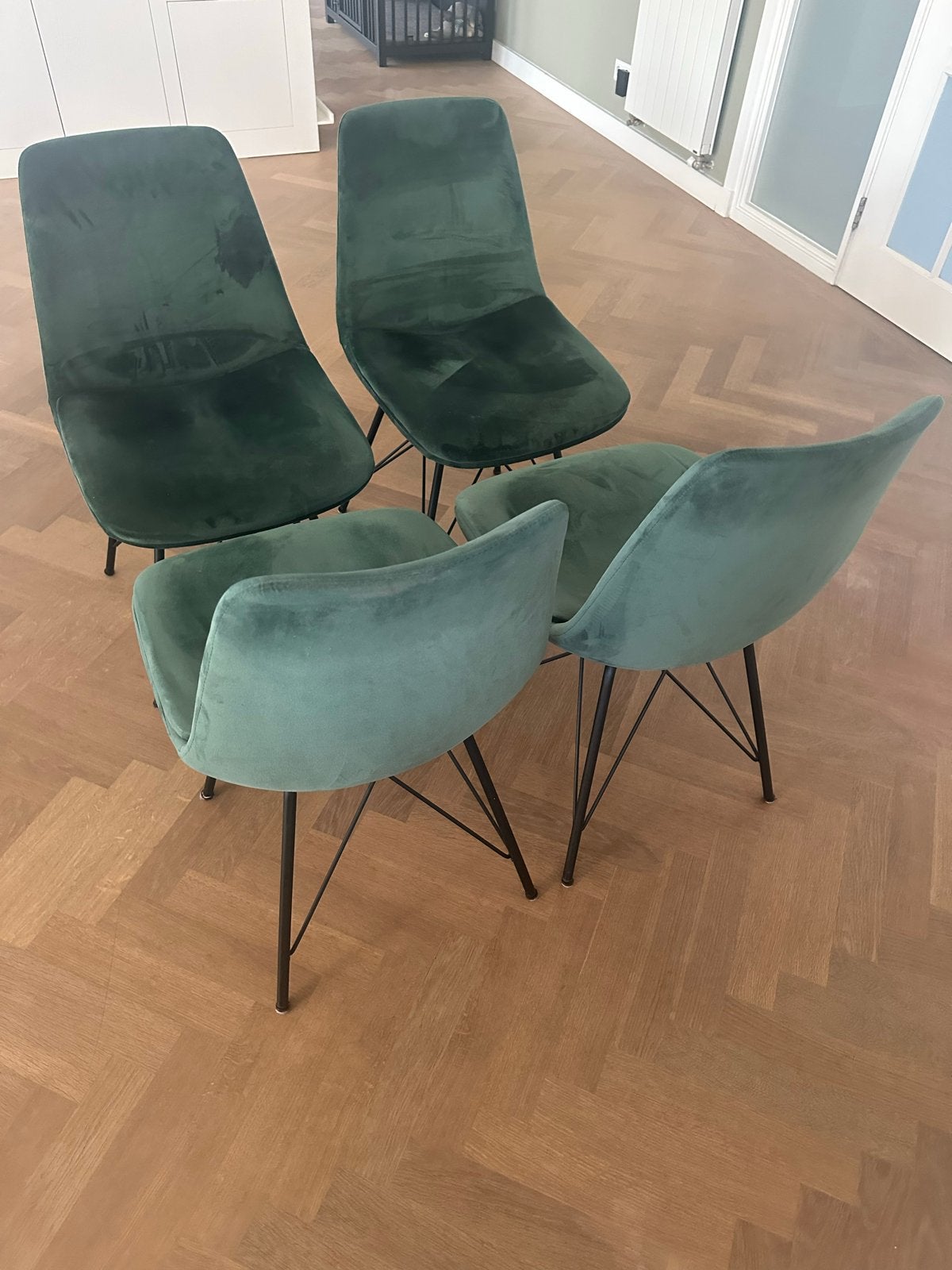 4 donkergroene fluwelen eetkamerstoelen, Ophalen, Gebruikt, Overige kleuren, Vier