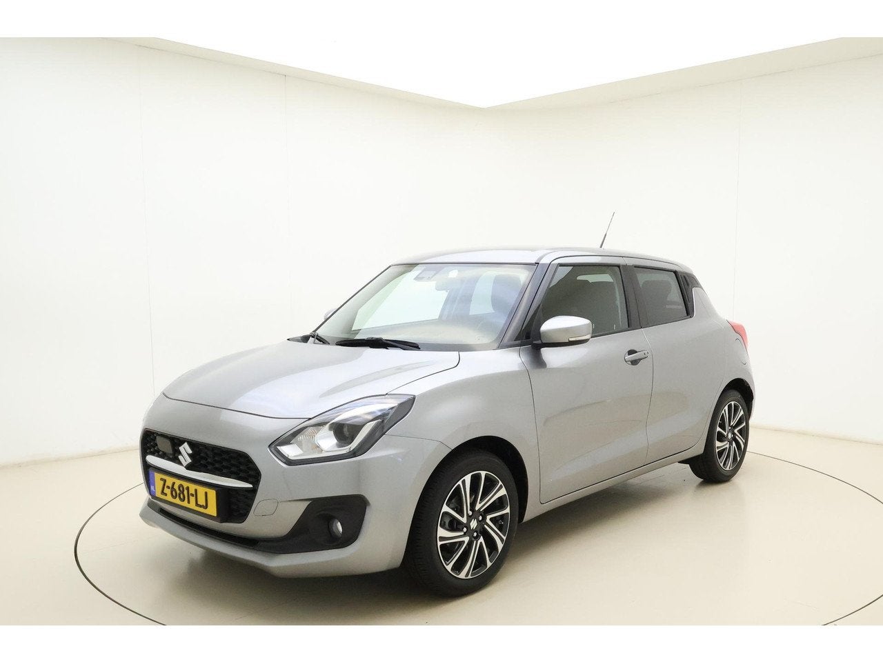 Suzuki Swift 1.2 Style Smart Hybrid 83pk | Navigatie | Clima, 83 pk, Gebruikt, 4 cilinders, 400 kg