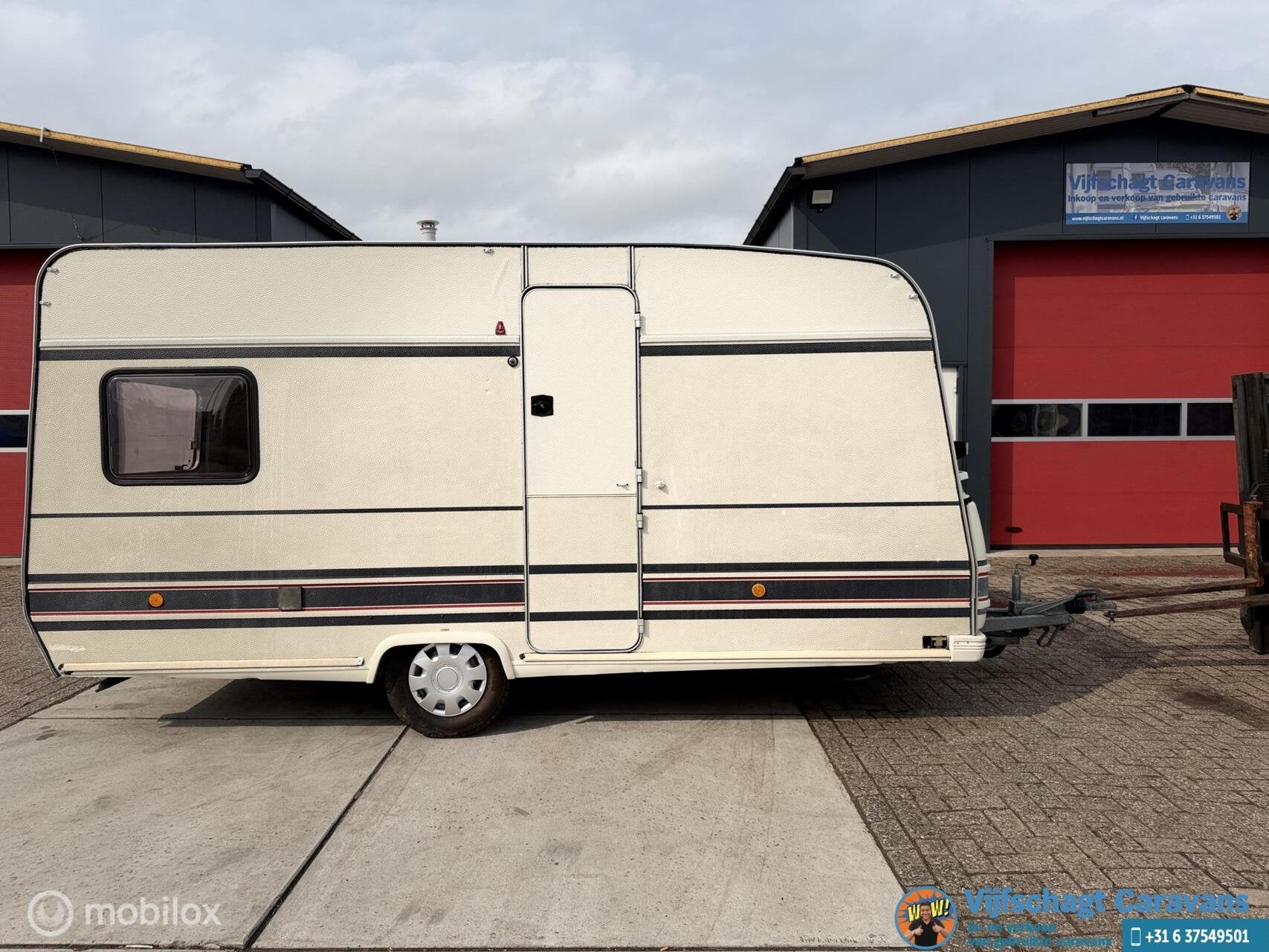Buerstner Holiday 390 incl voortent en luifel, Bedrijf, Schokbreker, Bürstner, 500 - 750 kg