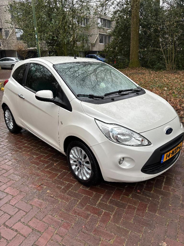 Ford Ka 1.2 (2010) - Wit - 76.533 km, Voorwielaandrijving, Stof, 4 cilinders, 4 stoelen