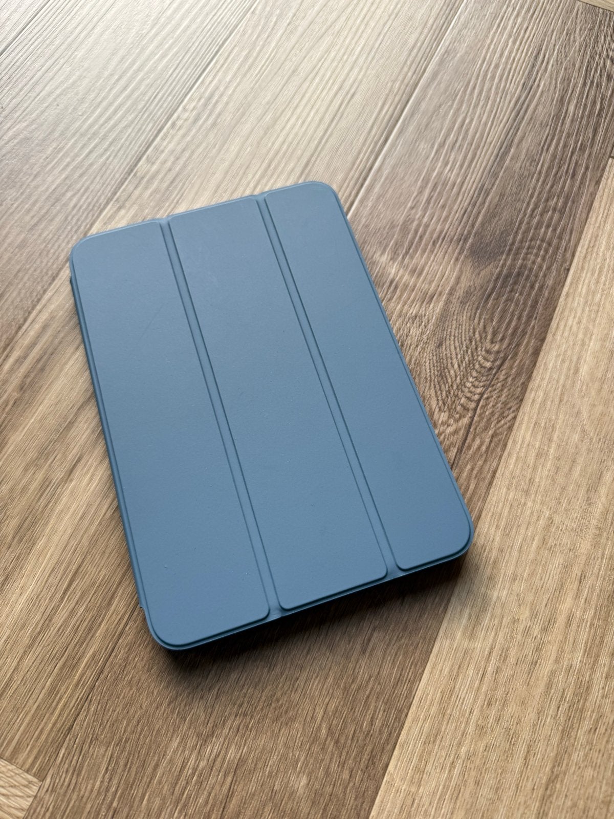 Foto 7 van Apple iPad Mini 7 128GB Blauw incl hoes 03-2025 99% batterij