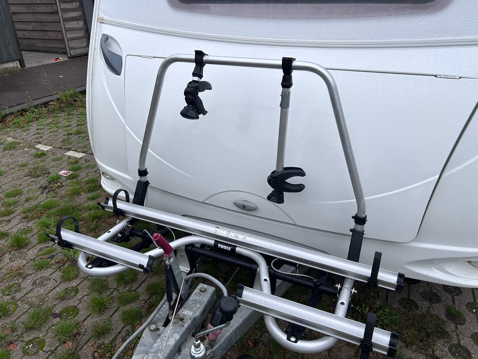 Thule Superb XT Black fietsendrager voor caravan, Ophalen, Zo goed als nieuw, 2 fietsen, Trekhaakdrager