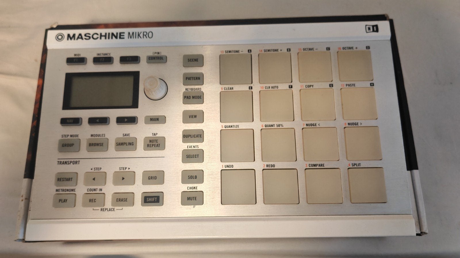 Native Instruments Mikro MK2, Muziek en Instrumenten, Ophalen of Verzenden, Zo goed als nieuw