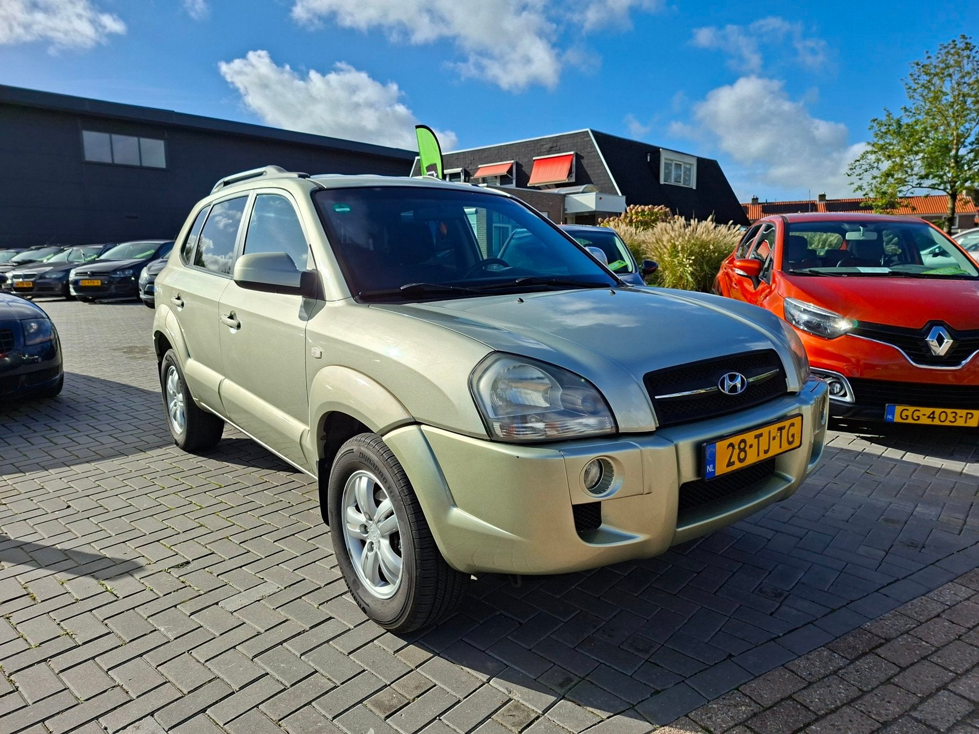 Hyundai Tucson 2.0i Dynamic / Nette auto / APK nov 2027, Auto's, Verwarmde buitenspiegels, Gebruikt, 4 cilinders, Origineel Nederlands