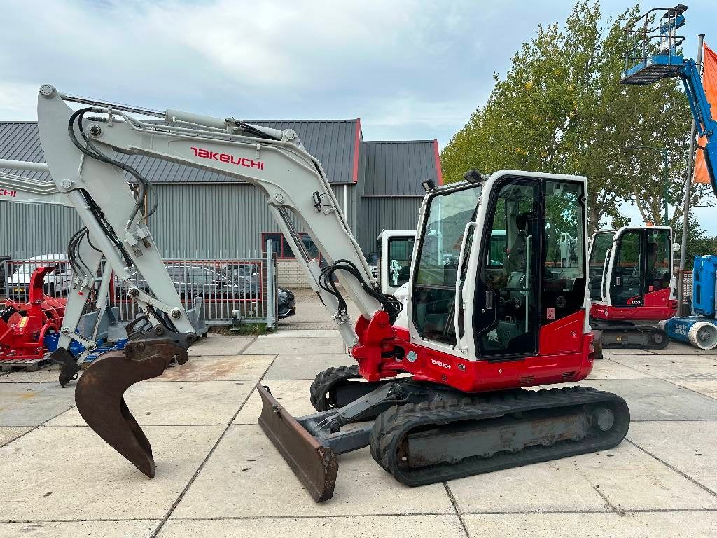 Takeuchi TB 260 (bj 2013), Zakelijke goederen, Graafmachine