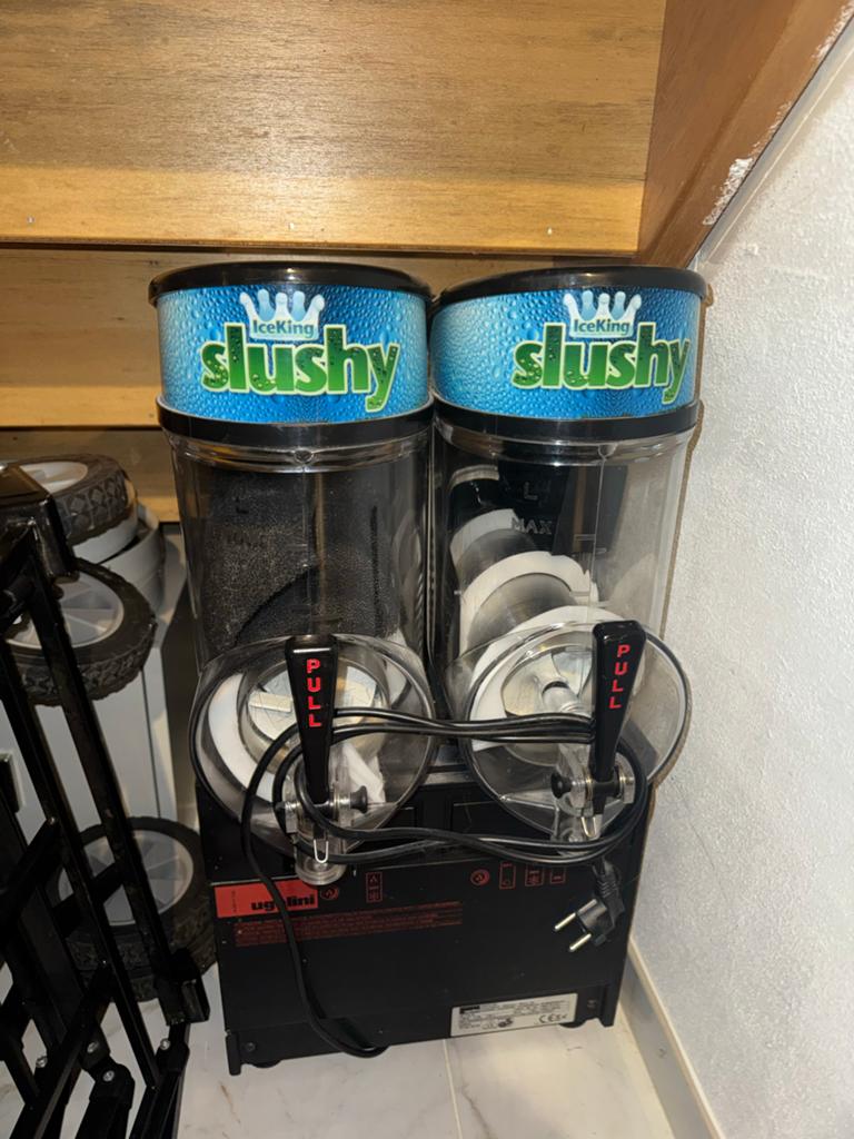 IceKing Slushy machine met twee reservoirs, Ophalen, Gebruikt