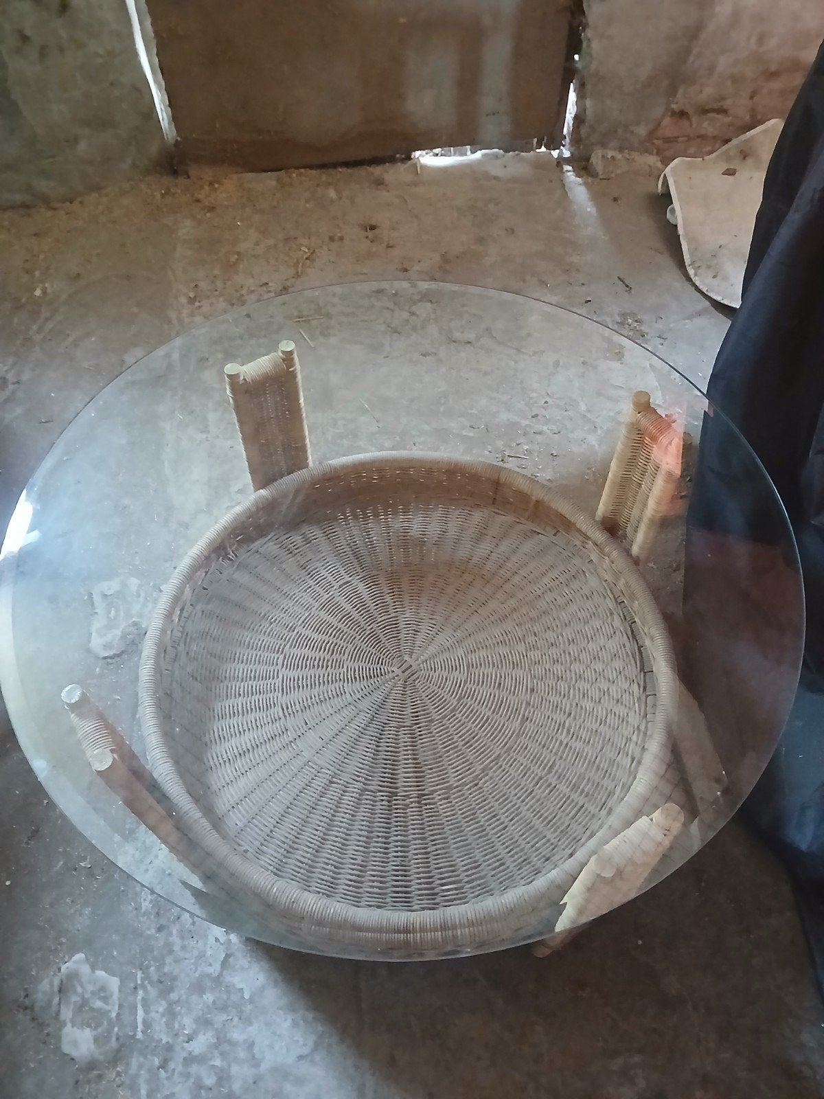 Glazen salontafel met rotan onderstel, Gebruikt, 50 tot 100 cm, Rond, Glas