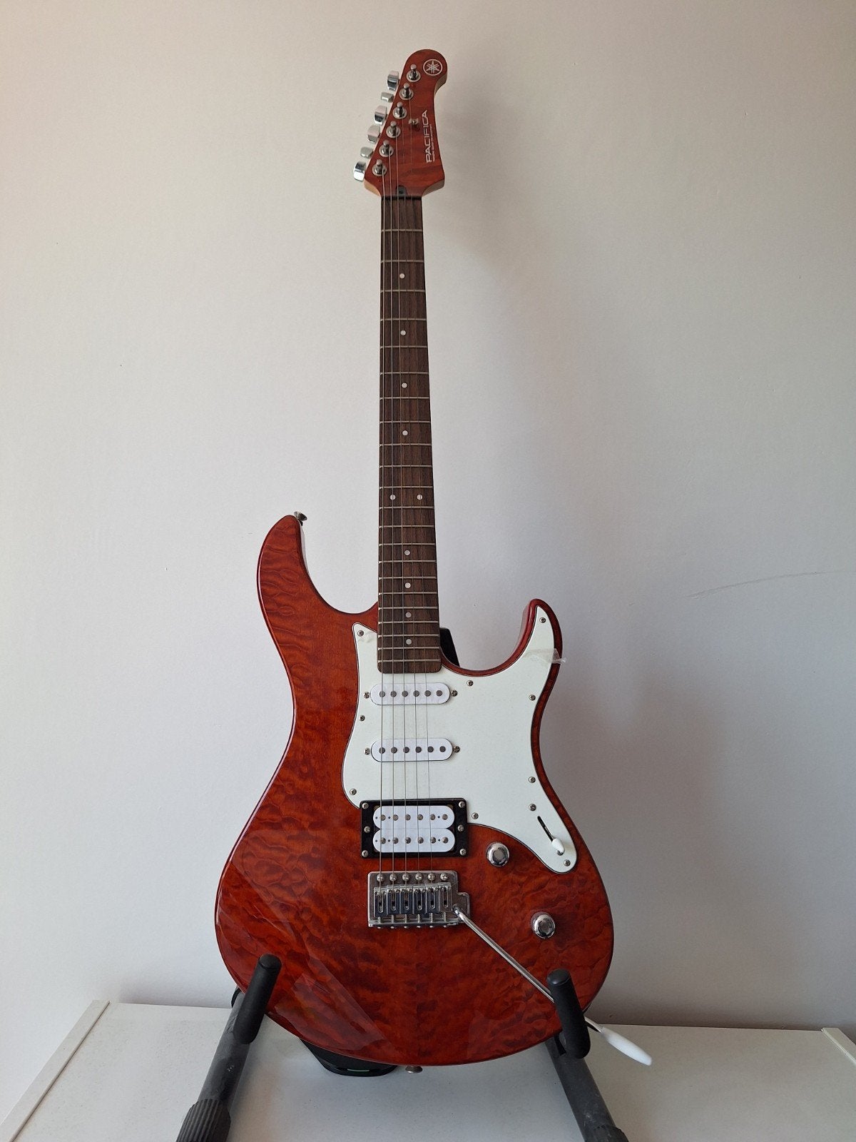 Yamaha Pacifica elektrische gitaar - 1 snaar kapot, Ophalen, Zo goed als nieuw, Solid body, Overige merken