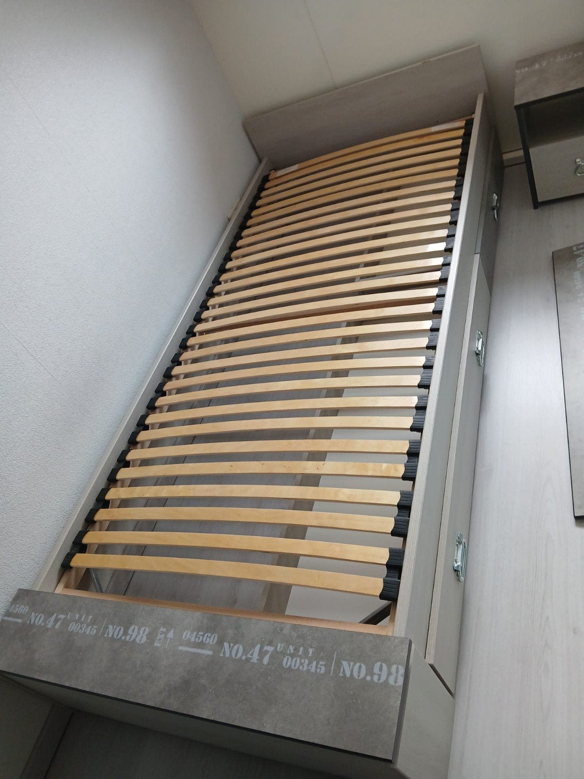 Bed, Kinderen en Baby's, Kinderkamer | Bedden, Ophalen, 85 tot 100 cm, Gebruikt, Lattenbodem