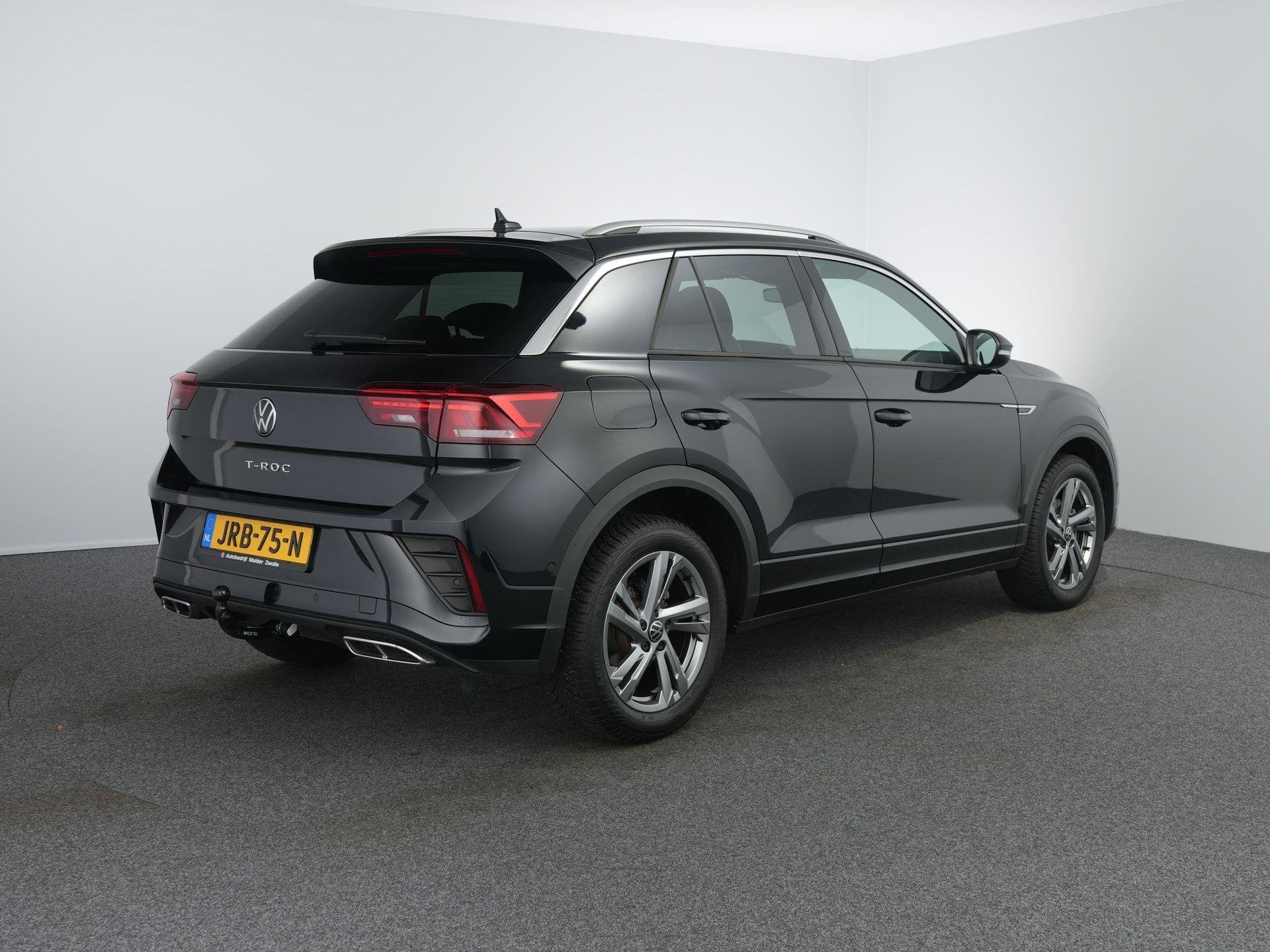 Volkswagen T-Roc 1.5 TSI R-Line Edition | IQ Light | Trekhaa, 4 cilinders, 150 pk, Zwart, Bedrijf