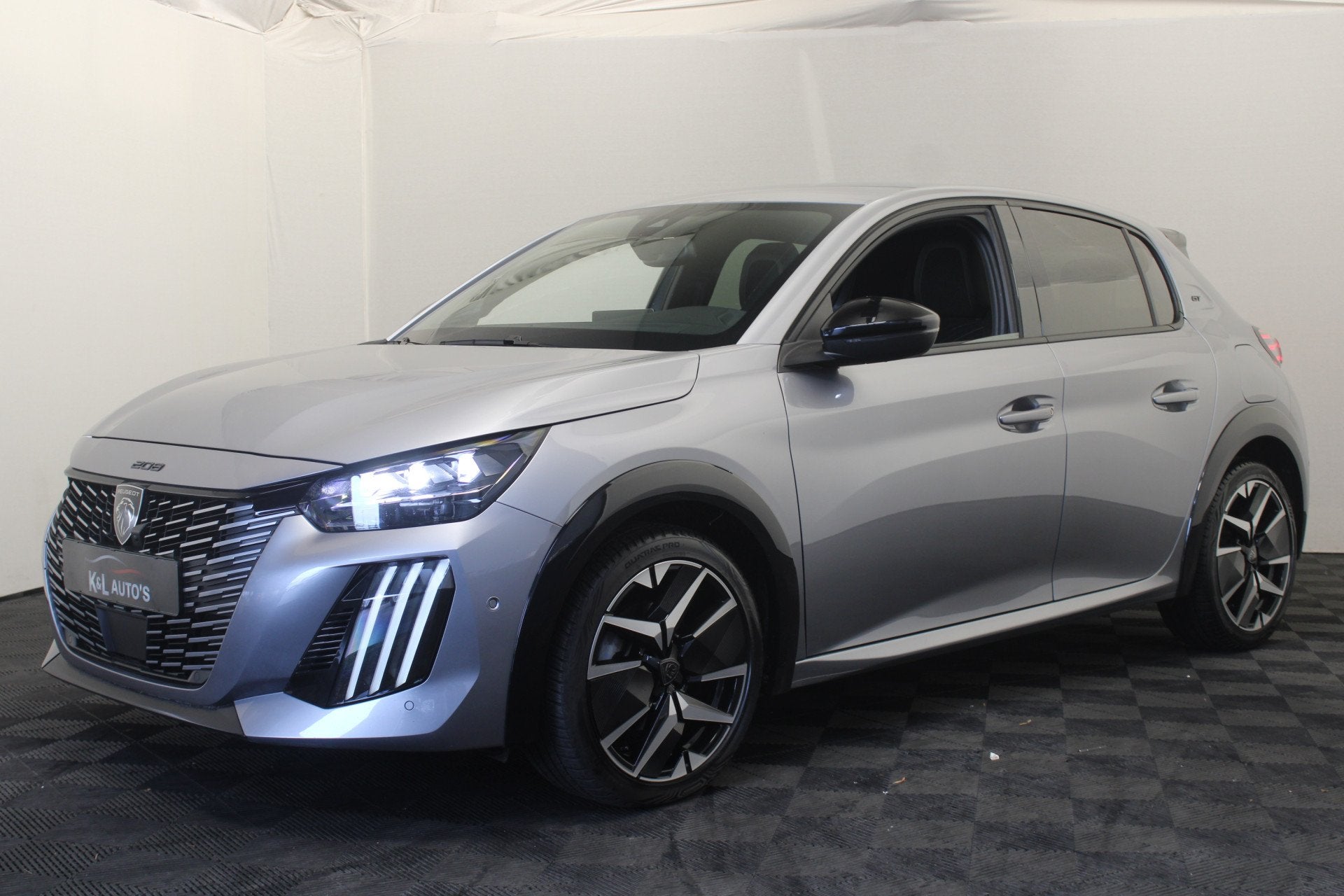 Peugeot 208 1.2 Hybrid 145 e-DCS6 GT (bj 2025, automaat), Auto's, 1203 kg, Gebruikt, Zwart, 1199 cc