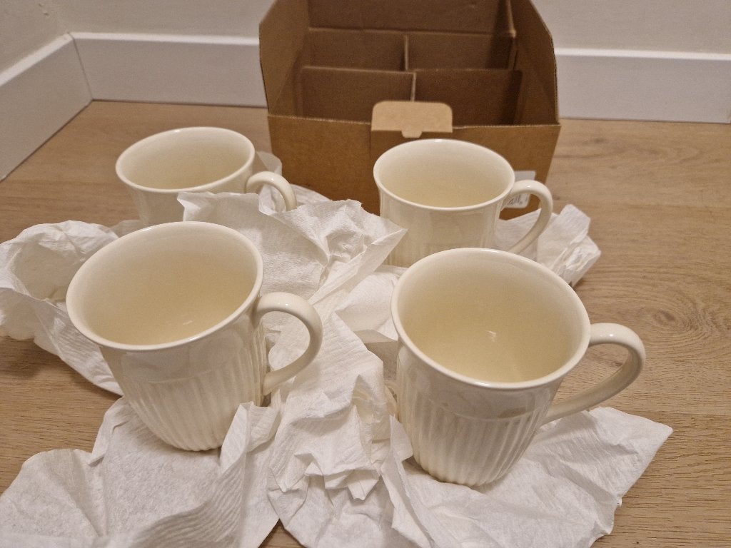 Wedgwood EDME beker met oor, Huis en Inrichting, Keuken | Servies, Nieuw, Ophalen of Verzenden, Overige stijlen, Kop(pen) en/of Schotel(s)