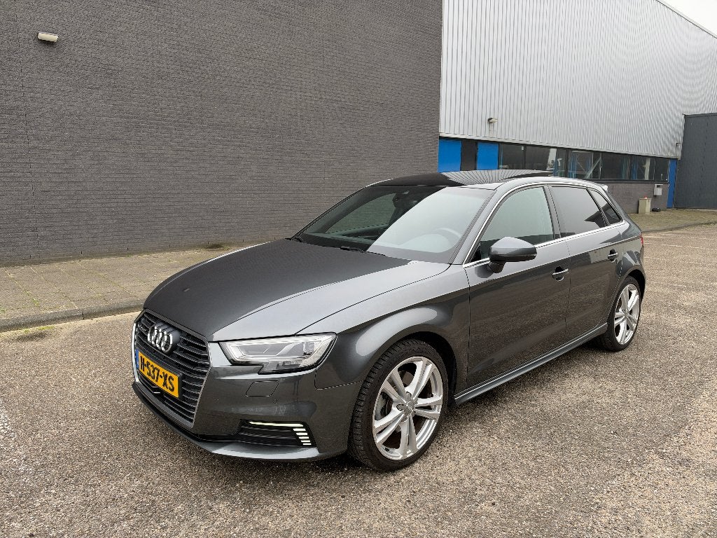 Audi A3 Sportback 40 e-tron Matrix LED Pano Trekhaak ACC, Dealer onderhouden, Euro 6, Leder en Stof, 1395 cc