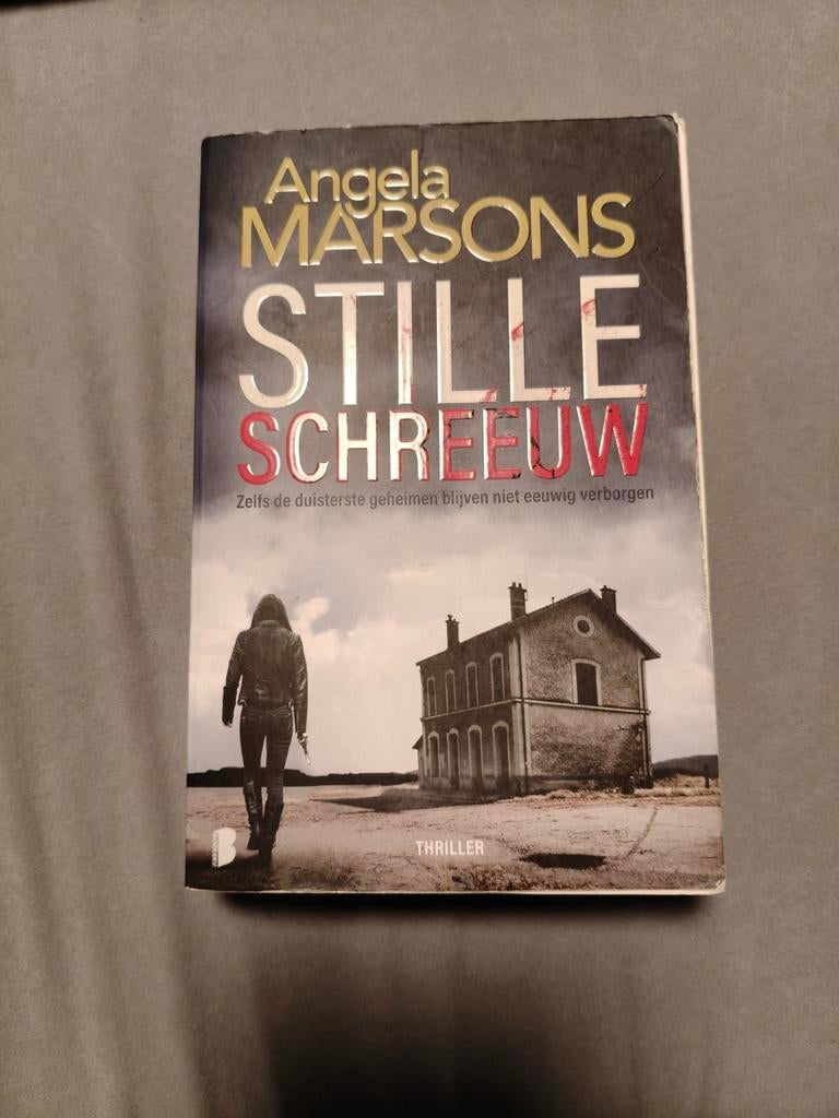 Angela Marsons - Stille schreeuw, Ophalen of Verzenden, Zo goed als nieuw, Angela Marsons