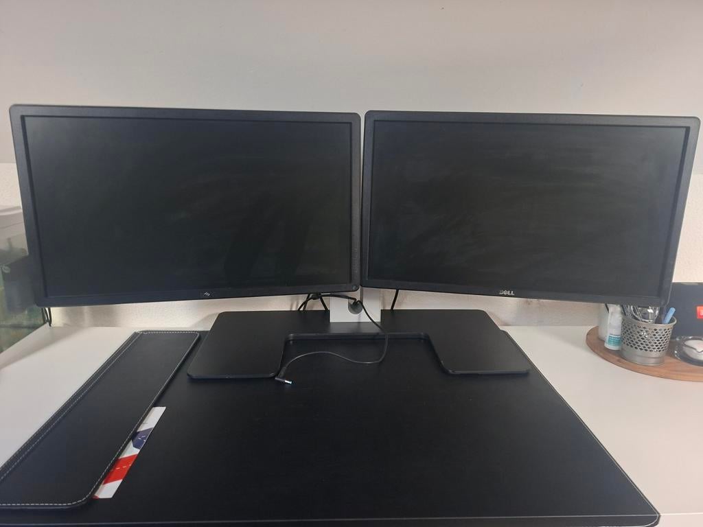Monitoren met standaard moet snel weg., Computers en Software, Monitoren, Ophalen
