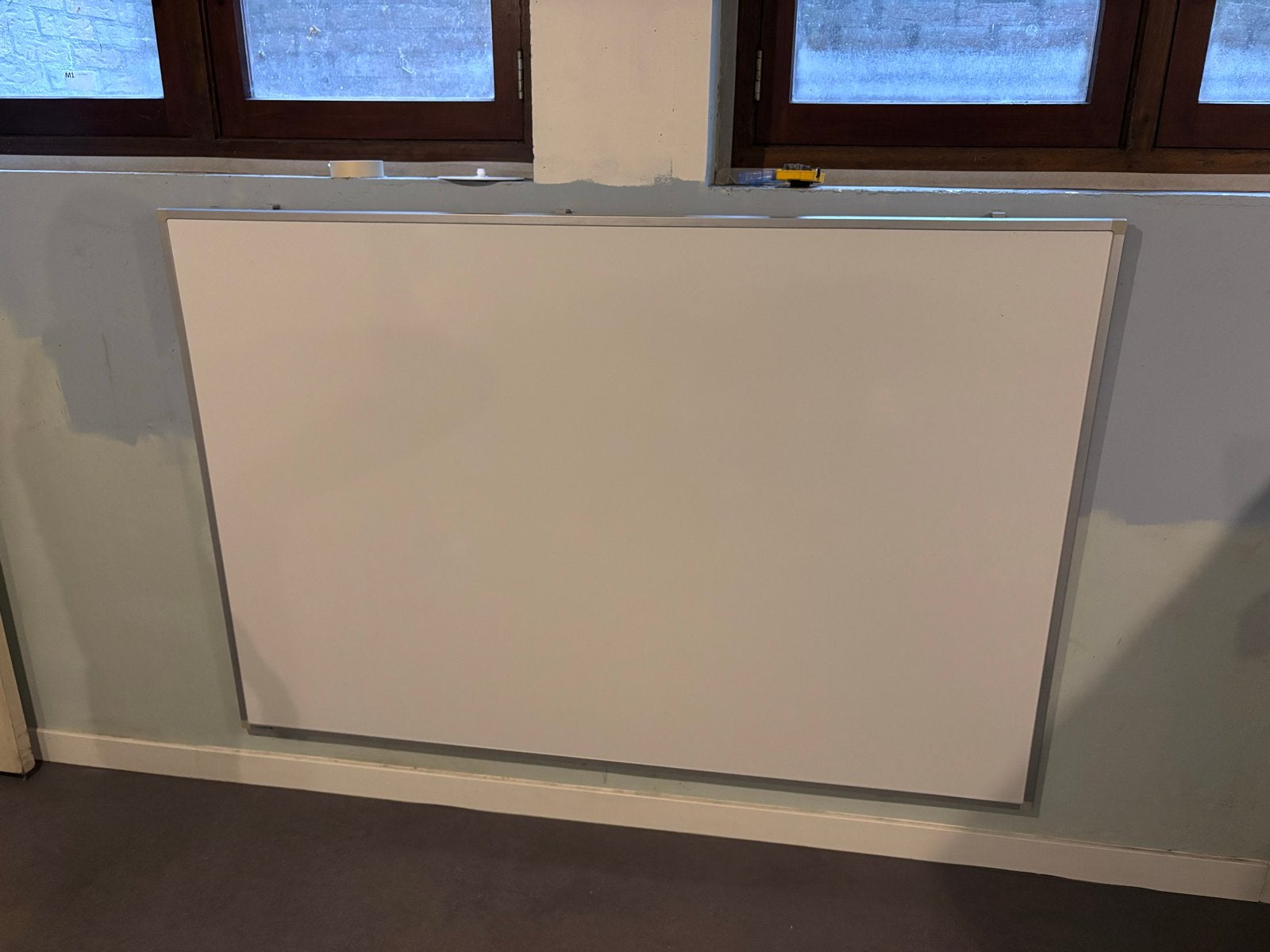 Groot magnetisch whiteboard 180x120 cm met houders, Ophalen of Verzenden, Gebruikt