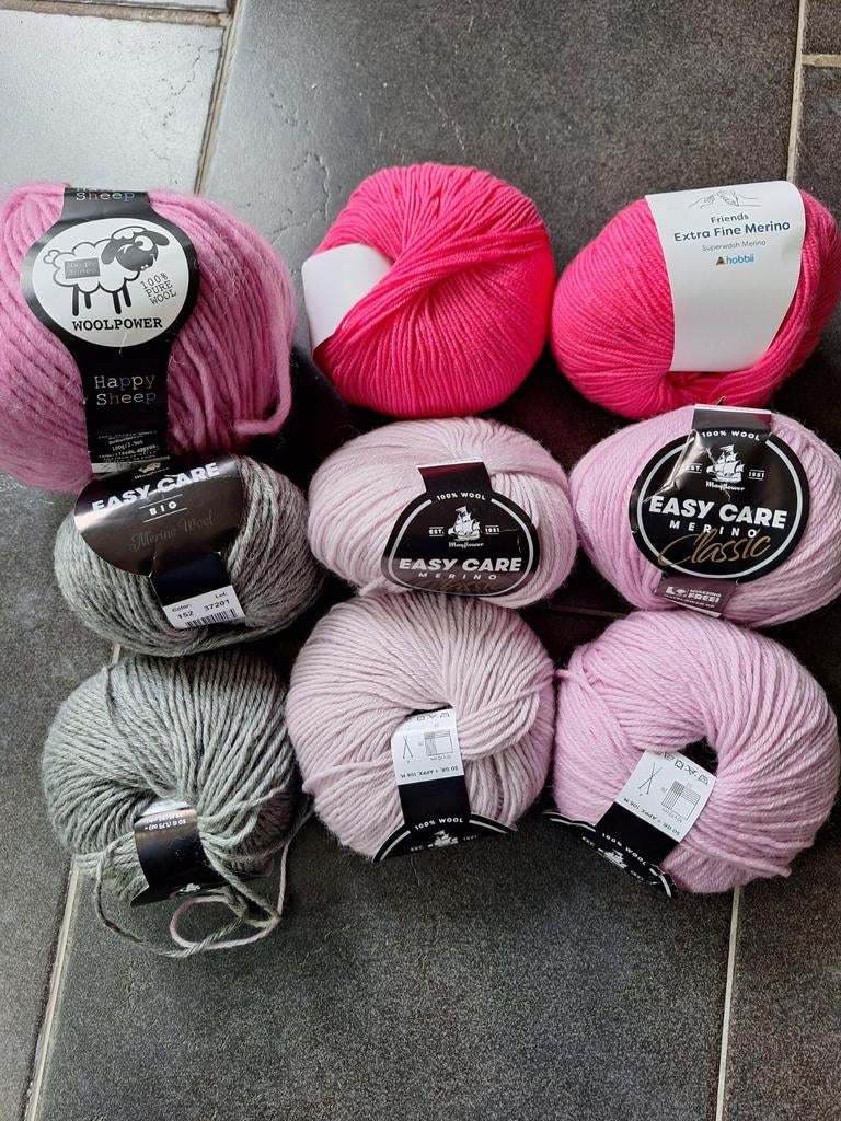 8 bollen merino wol 50 gram, 1 bol happy sheep 100 gram, Ophalen, Nieuw, Breien of Haken, Wol of Garen