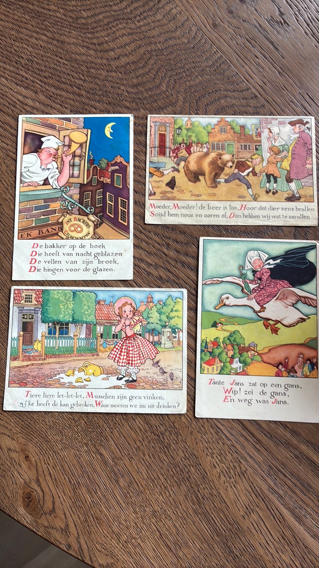 4 kinderkaarten. Met tekst. 1 militair verzonden 1944, Ophalen of Verzenden, 1940 tot 1960, Gelopen