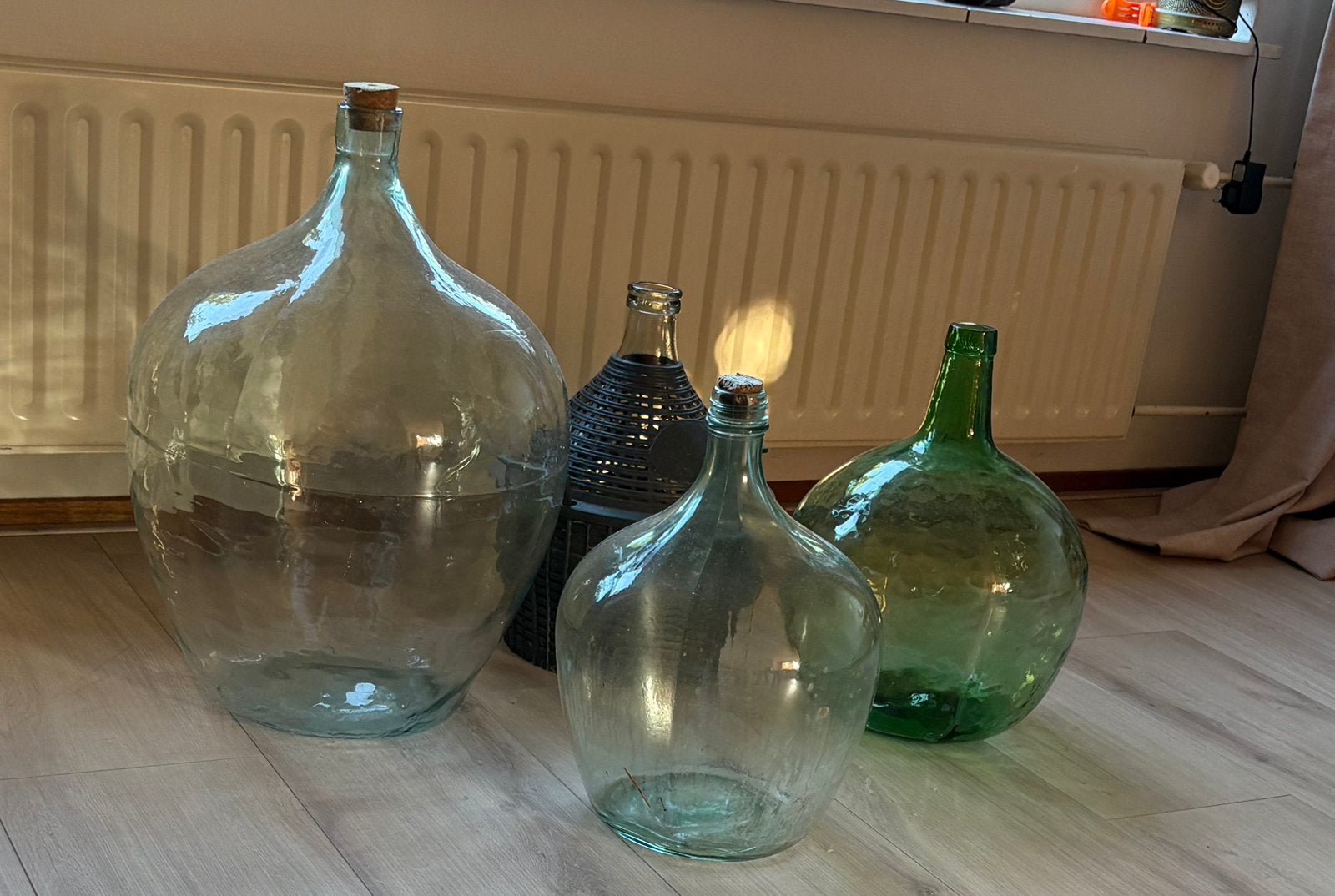 3 wijnflessen uit frankrijk, Glas, Ophalen, Gebruikt, Met kurk