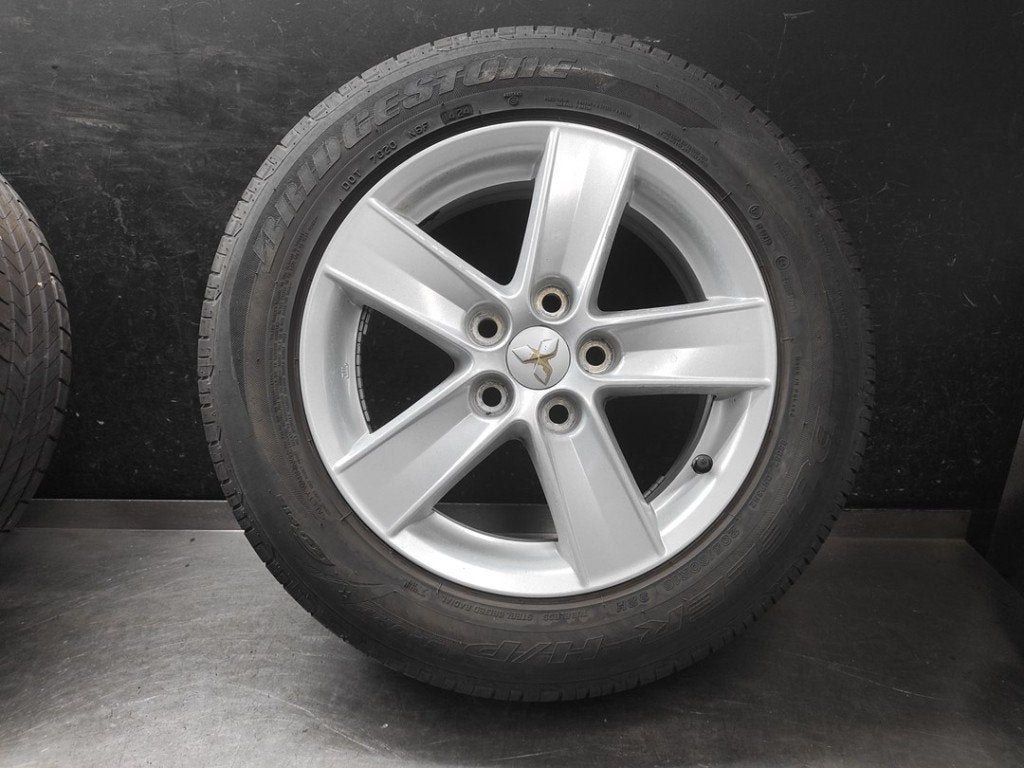 Velgen set + banden Mitsubishi Lancer 2009 ( 205-60-R15 ), Gebruikt, 15 inch, Banden en Velgen, Personenwagen