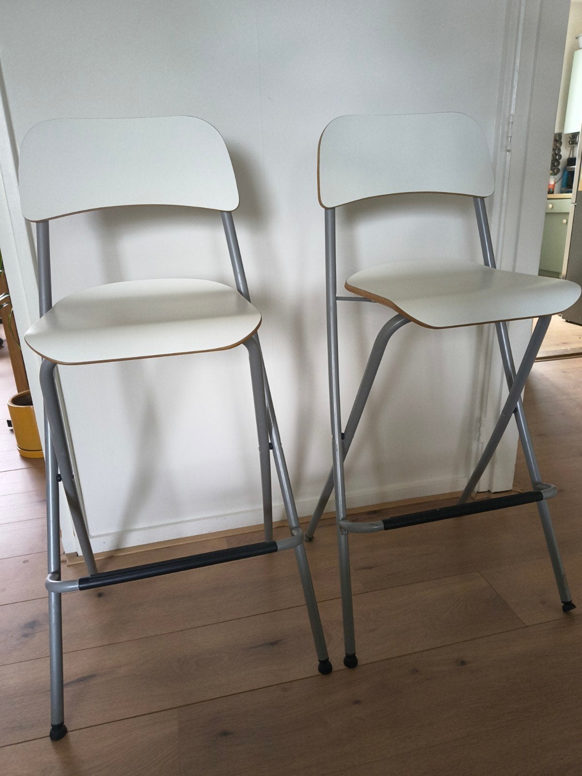 Twee barkrukken Ikea Franklin, Ophalen, Gebruikt, Met voetsteun, 60 tot 90 cm