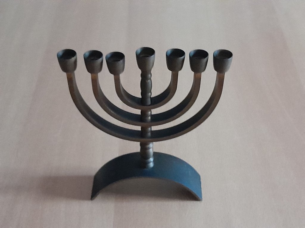 Modern gestileerde Menora ( 7-armige kandelaar ) uit Israel, Ophalen