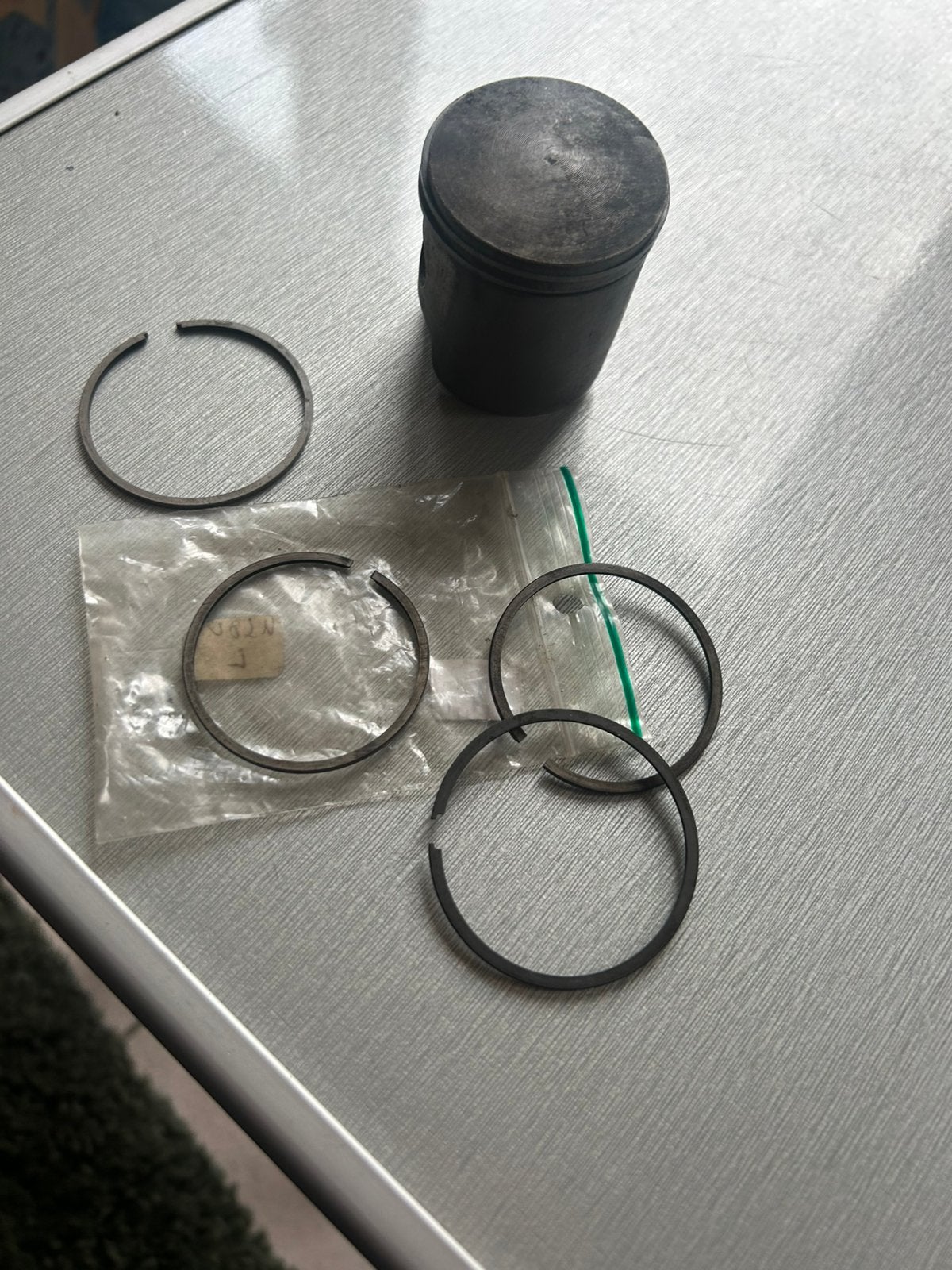 Zundapp 70cc zuiger compleet plus 4 zuigerveren, Ophalen of Verzenden, Zo goed als nieuw