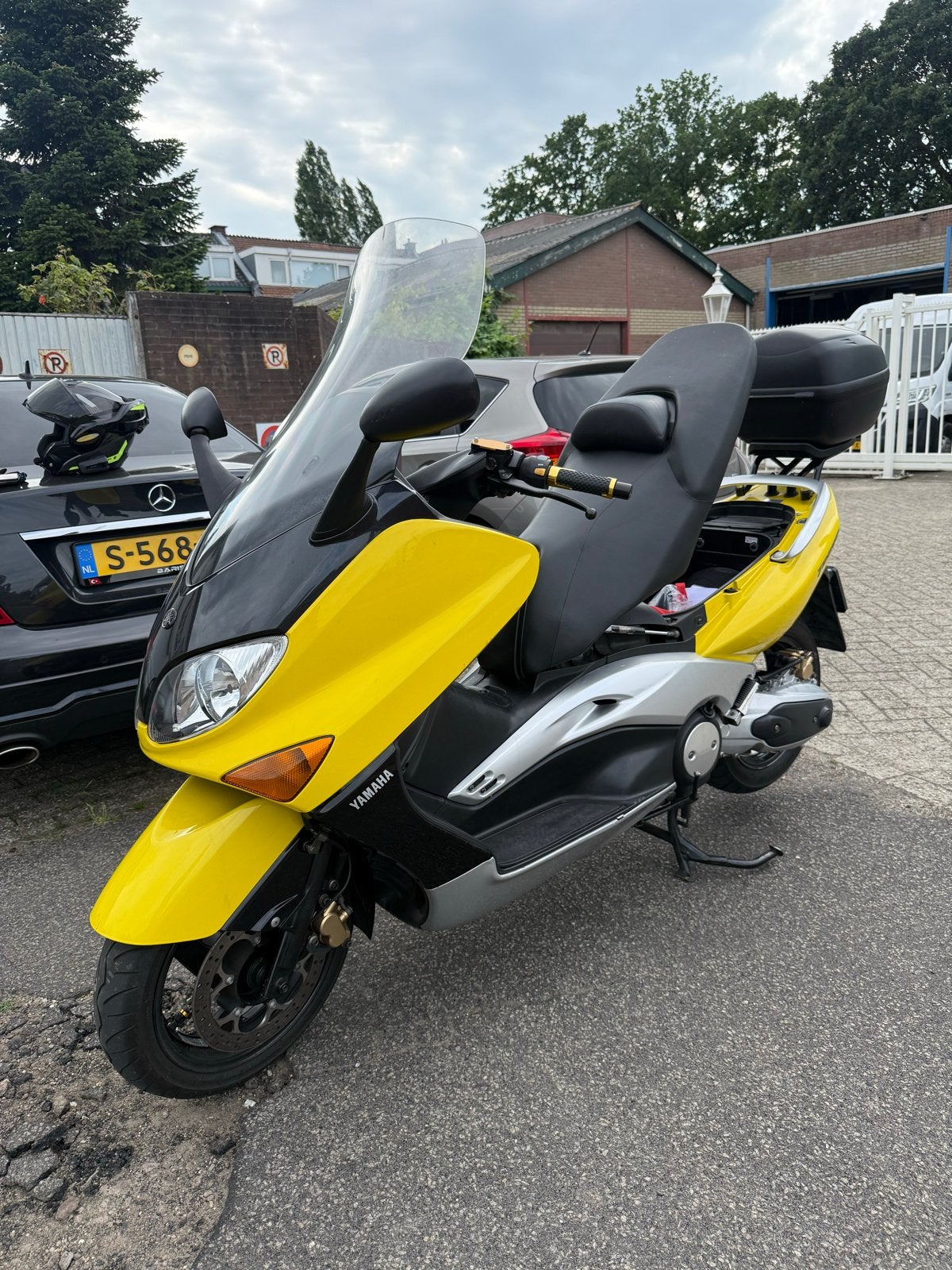 Yamaha tmax 500, Ophalen