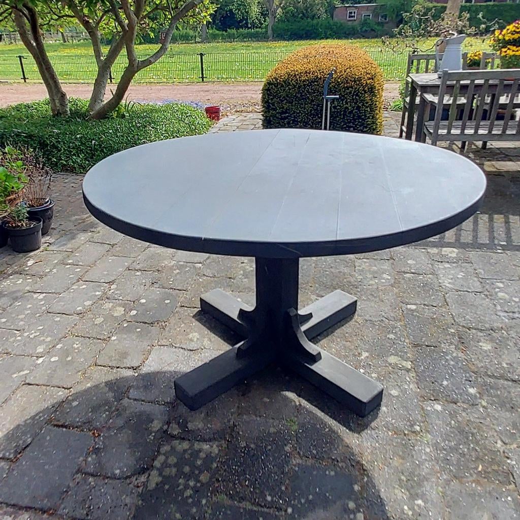 Gratis: Ronde houten tafel mat zwart 125 cm doorsnede, Huis en Inrichting, Tafels | Eettafels, Ophalen, Gebruikt, Rond, 100 tot 150 cm