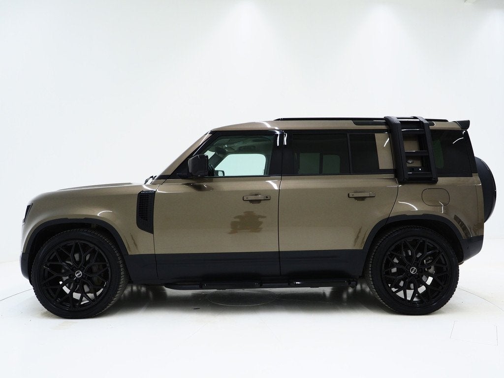 Land Rover Defender 110 2.0 P400e Urban Look | Explorer Pack, Auto's, Land Rover, Automaat, Automatische klimaatregeling, 404 pk
