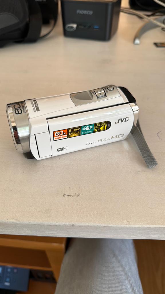 JVC Everio GZ-EX315WE met 16gb kaart, doos, tas etc, JVC, 20x of meer, Ophalen of Verzenden, Zo goed als nieuw