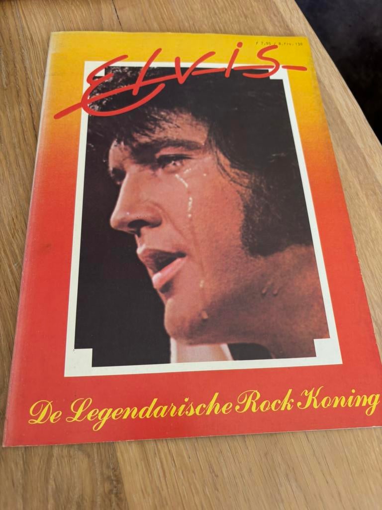 Boek Elvis de legendarische rock koning, Ophalen of Verzenden, Zo goed als nieuw, Artiest
