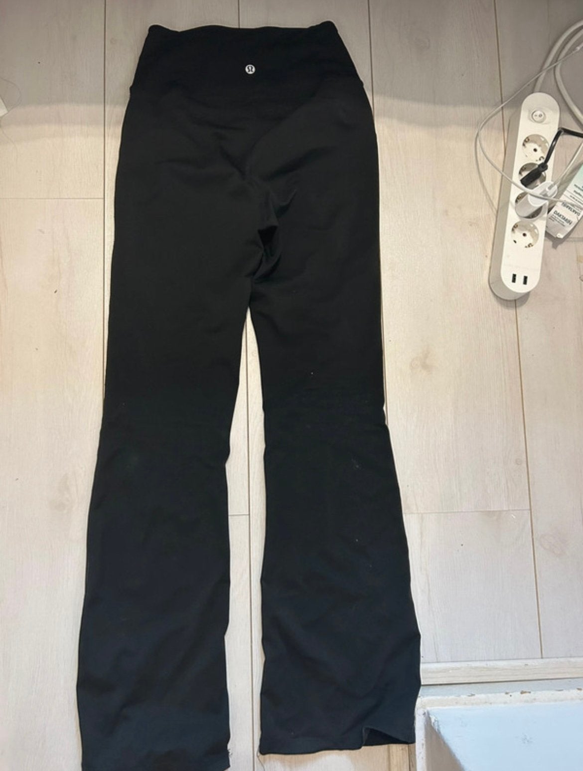 Lululemon flared pants, Ophalen of Verzenden, Zo goed als nieuw, Lang