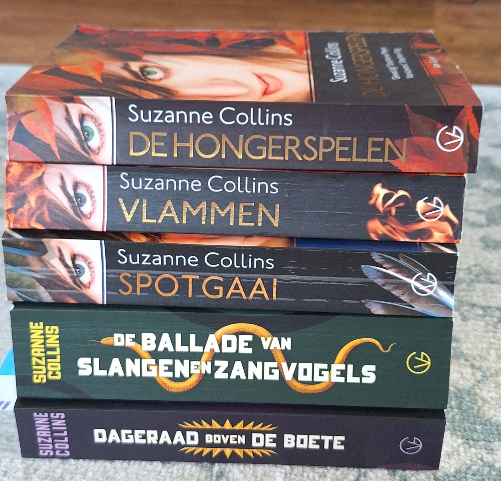 De Hongerspelen serie - Suzanne Collins NL, Boeken, Ophalen of Verzenden, Zo goed als nieuw, Suzanne Collins