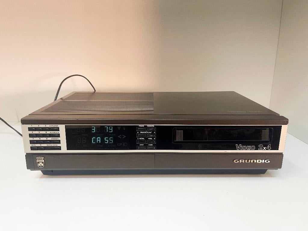 GRUNDIG VIDEO 2 X 4 Beste-Nr 2000a (Vido 2000 Recorder), N, Video 2000-speler of -recorder, Ophalen of Verzenden, N