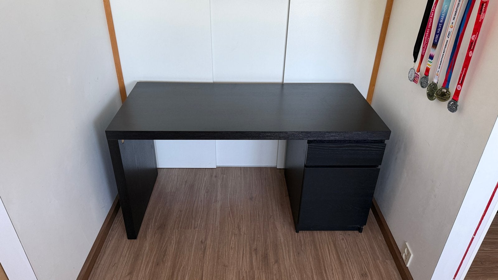 IKEA Malm bureau met lades, zwart/donker bruin, Ophalen, Gebruikt, Met lades, Spaanplaat of MDF